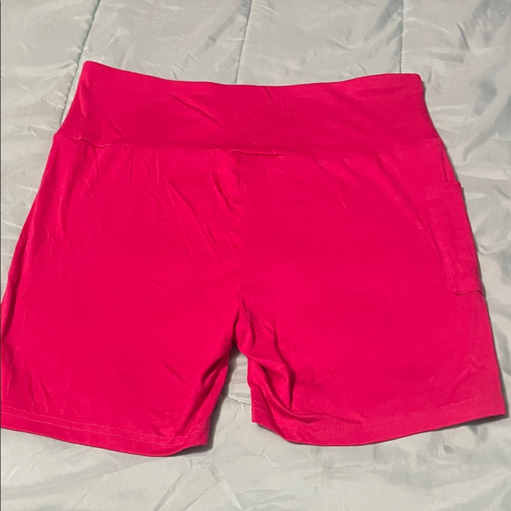 High-Waist Active Shorts in Bright Pink